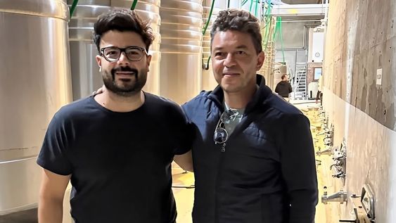 Marcelo Gallardo pasó por Mendoza, visitó una bodega del Valle de Uco y todos quisieron hacerse fotos con él. Foto: Instagram Bodega Domaine Bousquet
