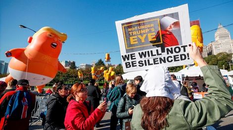 Marchemos a las urnas: masiva marcha de mujeres contra Trump