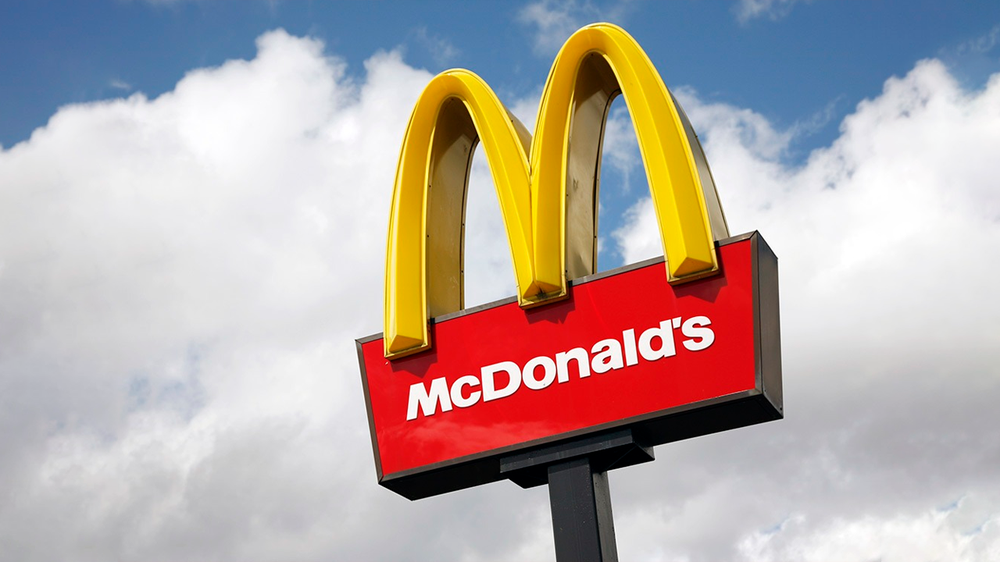 McDonalds, cadena multinacional estadounidense de comida rápida.