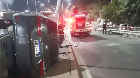 Un conductor que derribó luminaria pública deberá pagar más de $8 millones.