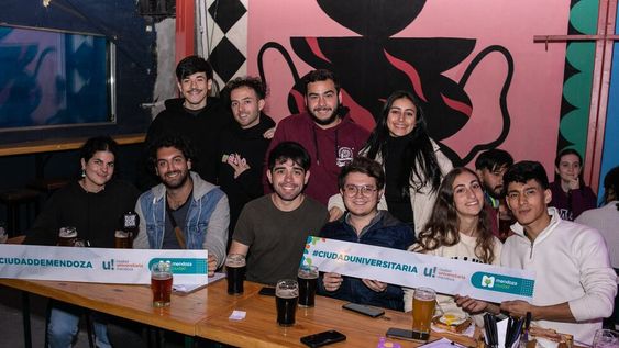 Estudiantes de intercambio y de la provincia compartieron un encuentro de confluencia cultural