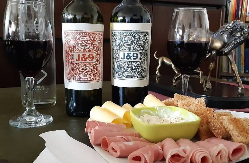 Jota y Nueve, vinos que rinden tributo a la amistad