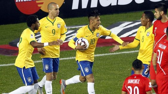 Brasil logró imponerse a Perú a último momento