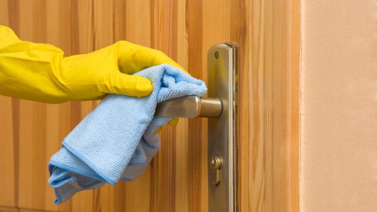 Según especialistas, es indispensable limpiar las manijas de bronce: dos ingredientes quitan las bacterias