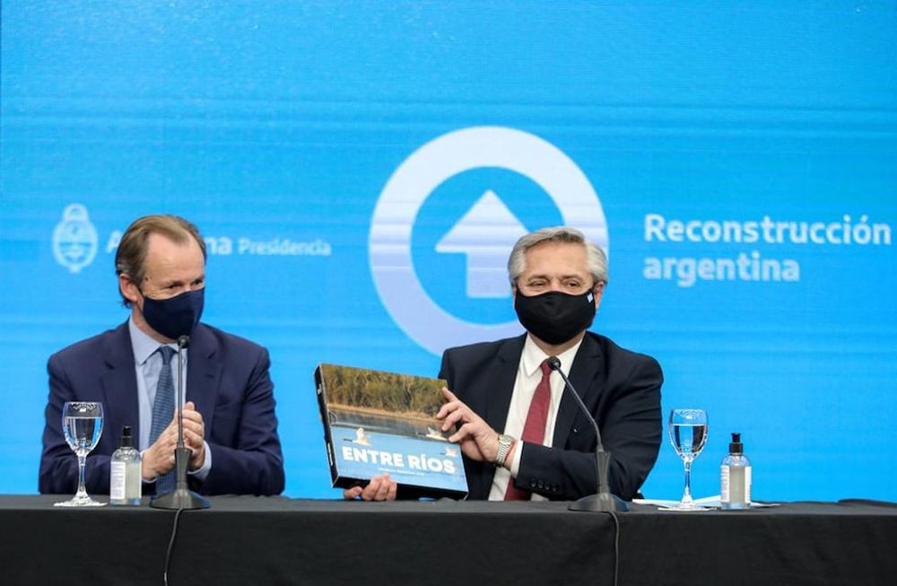 Fernández pidió “acostumbrarnos a ahorrar en pesos para dejar los dólares para la producción”