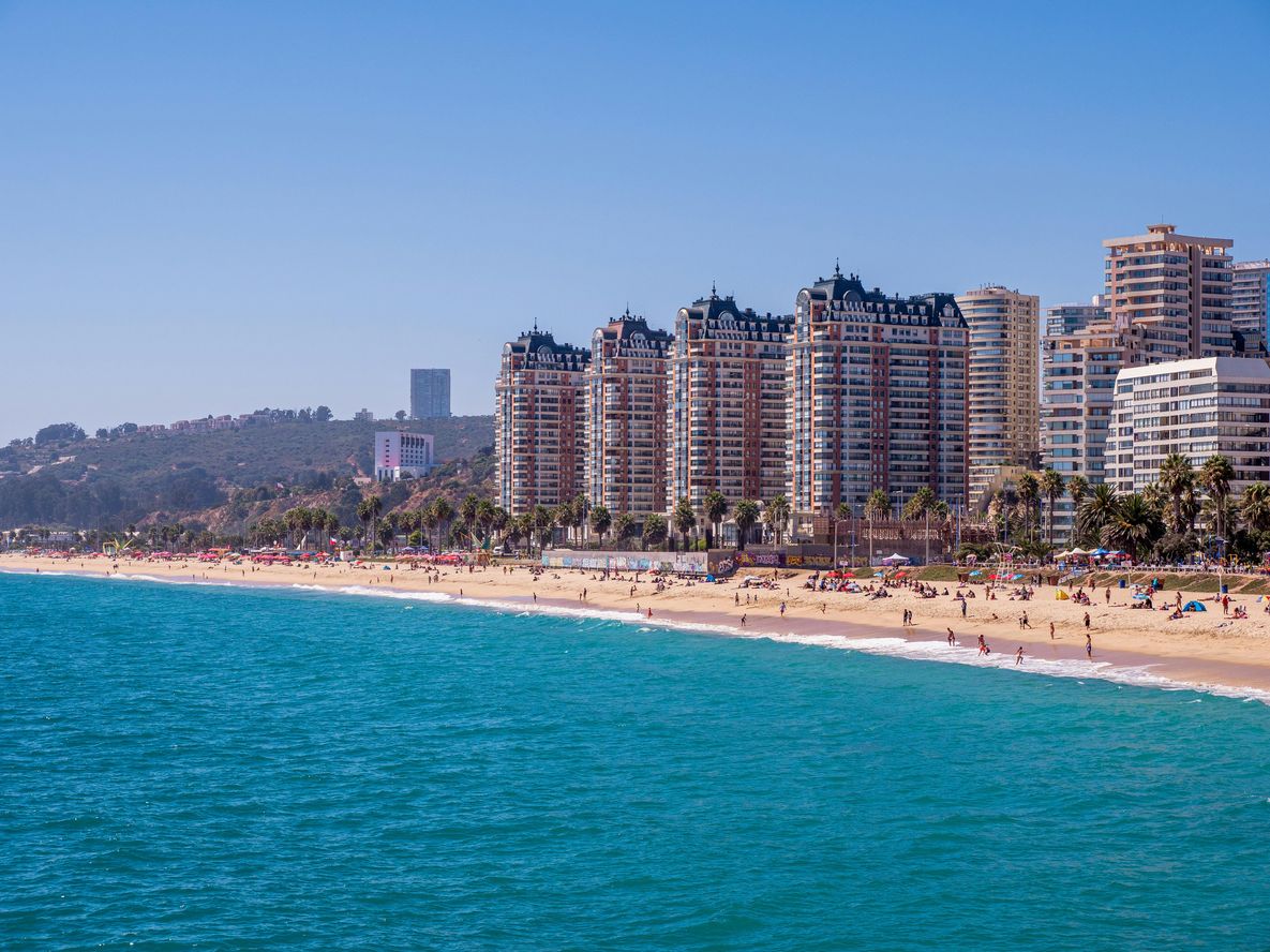 Viajar a Chile se ha convertido como uno de los destinos preferidos de los mendocinos para descansar unos días. Viajar a Chile se ha convertido como uno de los destinos preferidos de los mendocinos para descansar unos días.