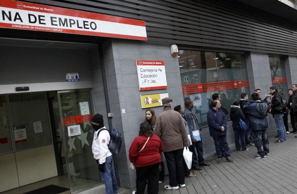 Cuantos más conocimientos uno tenga, podrá aspirar a mejores salarios, y por qué no, a otros empleos o cargos. La combinación de educación y trabajo es clave para dinamizar la movilidad social ascendente.