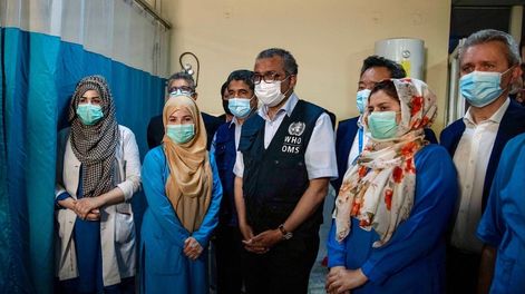 Durante su visita a Kabul ayer, el director general de la OMS, Tedros Adhanom Ghebreyesus, se reunió con dirigentes talibanes, personal sanitario, pacientes y con el personal del organismo sanitario en Afganistán. Twitter