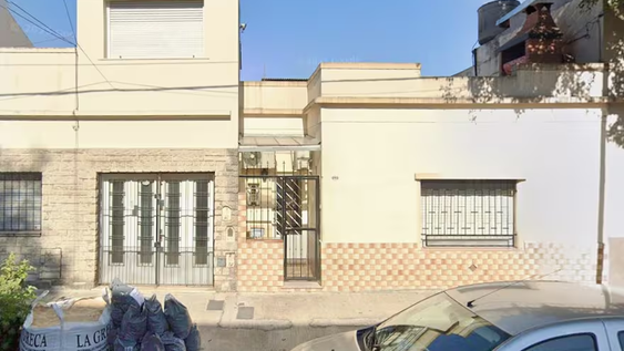 La casa ubicada en Villa Luro, Ciudad de Buenos Aires, donde encontraron a las víctimas.