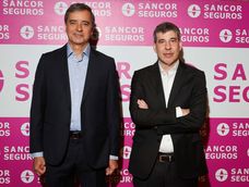 Carlos Casto, presidente de Grupo Sancor Seguros junto a Alejandro Simón, CEO de la compañía. Carlos Casto, presidente de Grupo Sancor Seguros junto a Alejandro Simón, CEO de la compañía.