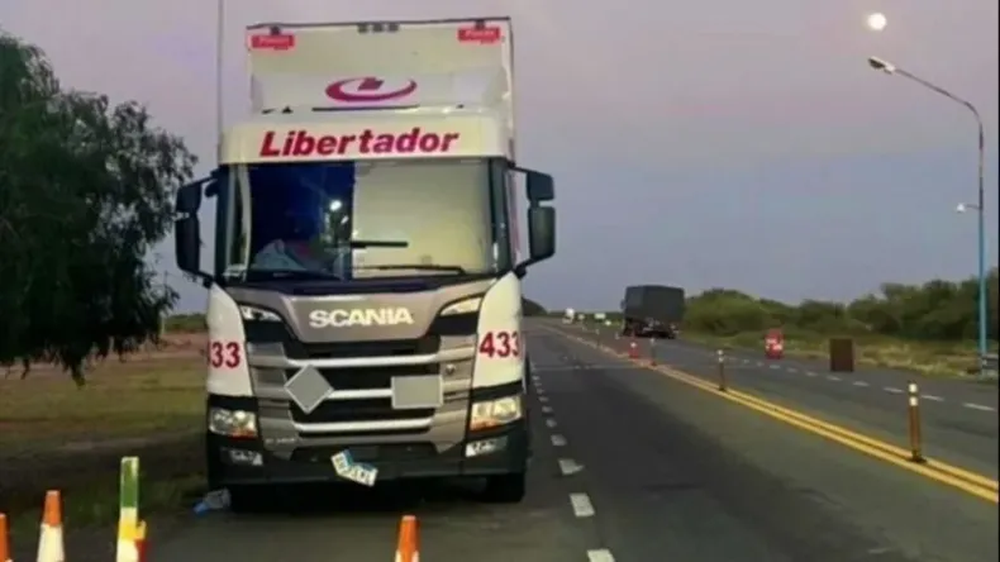 Un camionero mendocino manejaba alcoholizado y atropelló a un policía en San Juan.
