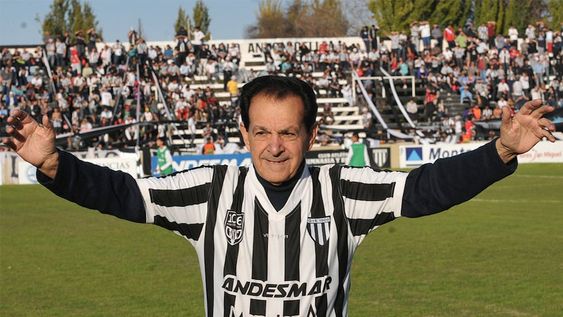Emblema. Víctor Antonio Legrotaglie, el Maestro, es la bandera del fútbol mendocino y uno de los que vistió ambas camisetas. FOTO ORLANDO PELICHOTTI
