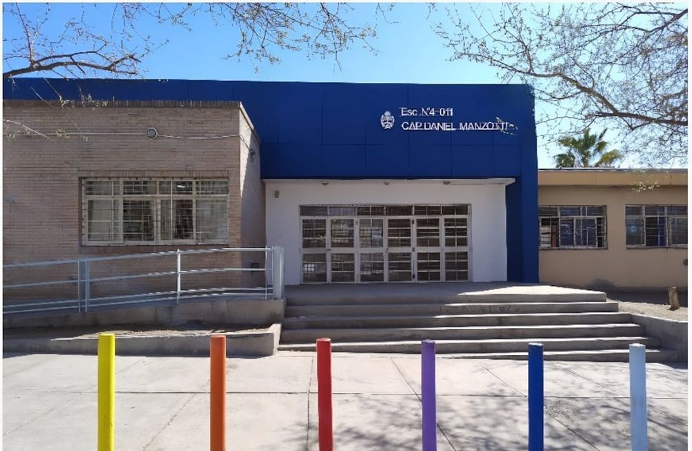 Frente de la escuela Daniel Fernando Manzotti, del barrio Cementista II, Las Heras. Foto: Gentileza