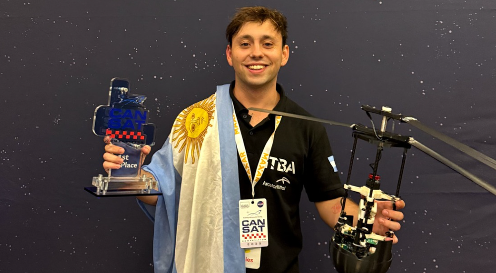 Discutir por si fuiste a una universidad pública o privada es una estupidez: el halago del campeón mundial de satélites. Foto: Gentileza
