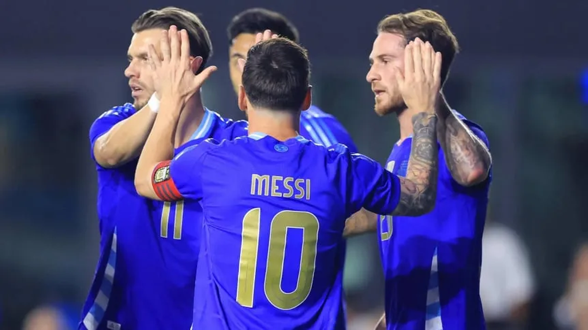 La Selección Argentina derrota a Puerto Rico por 3-0 con dos tantos de Mac Allister y uno de Montiel