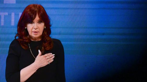Cristina Kirchner comparó la Guerra de Malvinas con la invasión de Rusia a Ucrania y el medio británico Financial Times la criticó duramente.
