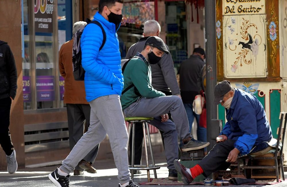 El Gobierno provincial anunció la extensión del distanciamiento social desde el martes 22 por tiempo indefinido. Orlando Pelichotti / Los Andes