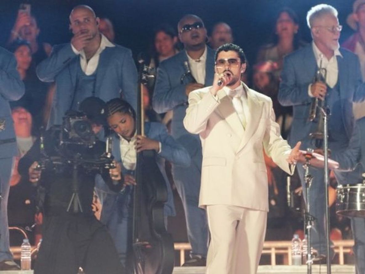 Bad Bunny debutó en el estado River con una audiencia de más de 70 mil personas.