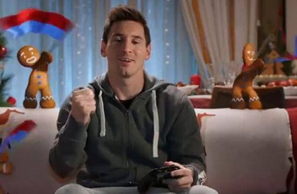 Presentan FIFA 2015 y Messi soprende en la publicidad navideña