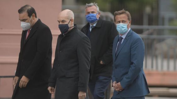 Rodolfo Suárez se reunió en casa Rosada con el presidente Alberto Fernández y también estuvieron otros gobernadores de Juntos por el Cambio. Federico López Claro / Corresponsalía