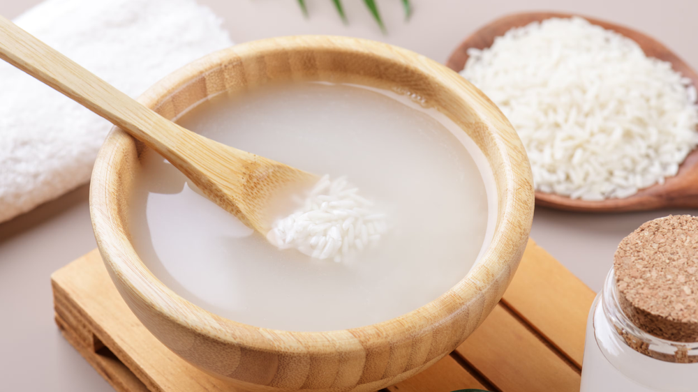 El agua de arroz tiene múltiples beneficios que tal vez desconozcas.&nbsp;