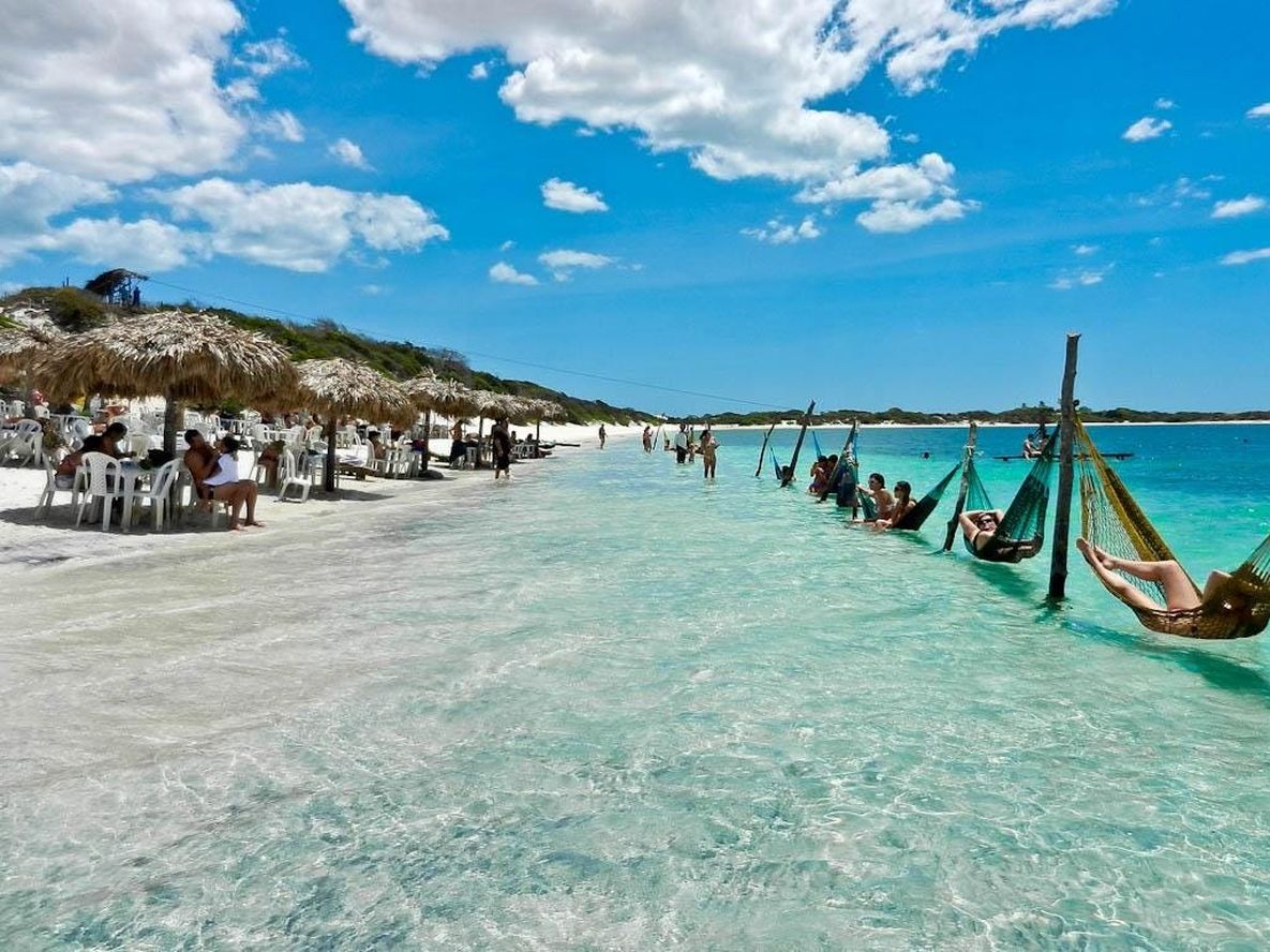 El bohemio pueblito de Brasil con mar verde esmeralda: un lugar encantador de posadas rústicas y paisajes selváticos