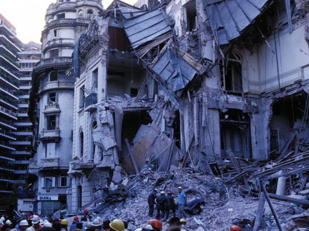 El atentado a la Embajada de Israel se llevó a cabo el 17 de marzo de 1992. Murieron 22 personas y otras 242 resultaron heridas. (Foto archivo)