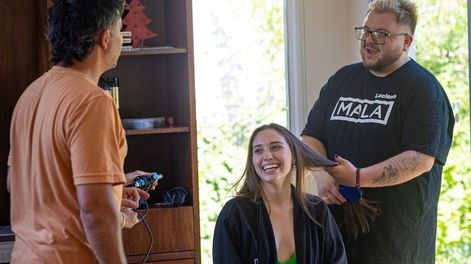 Los Andes | Conocé al maquillador de las reinas que hoy es candidato a rey de la Vendimia para Todxs 2024.