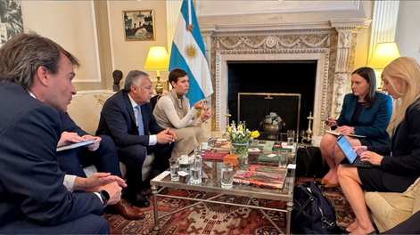En Nueva York, Cornejo avanzó en gestiones para el financiamiento de proyectos productivos de Mendoza.