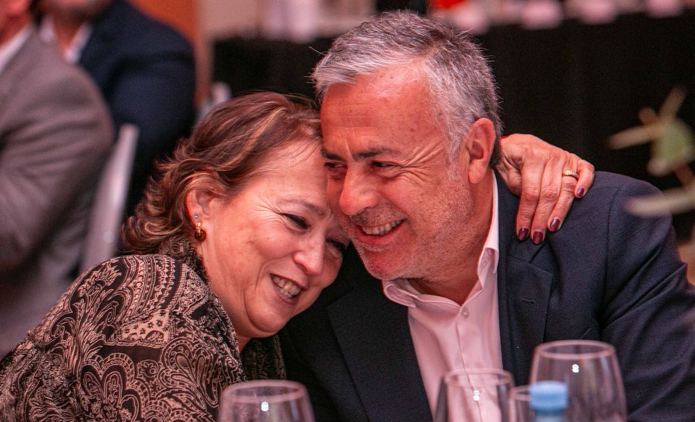 Cristina Cavicchia e Alfredo Cornejo comemorando suas conquistas.