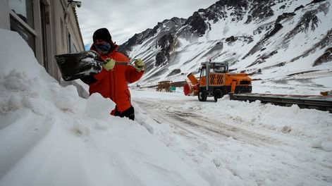 Los Andes | Científicos de Ianigla-Conicet determinaron que, en promedio, entre cinco y siete nevadas significativas dejan la acumulación de un año normal. / Ignacio Blanco
