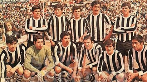 Los Andes | Toque Lobo, toque. Equipazo de Gimnasia y Esgrima en 1971 que acarició las semifinales del Nacional. / Gentileza: Revista Un caño.
