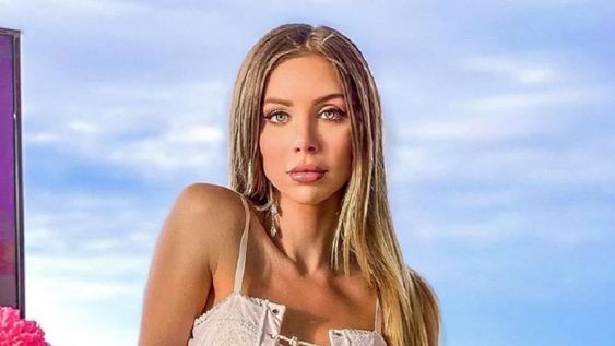 Romina Malaspina ¡on fire!: se sacó la ropa y contestó a todas críticas que recibe