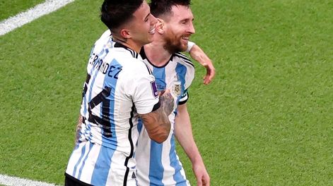 Fútbol. Enzo Fernández y Lio Messi