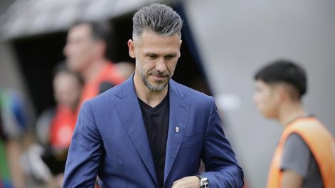 Martín Demichelis, DT de River ante Riestra en la derrota 0-2. (Fotobaires).