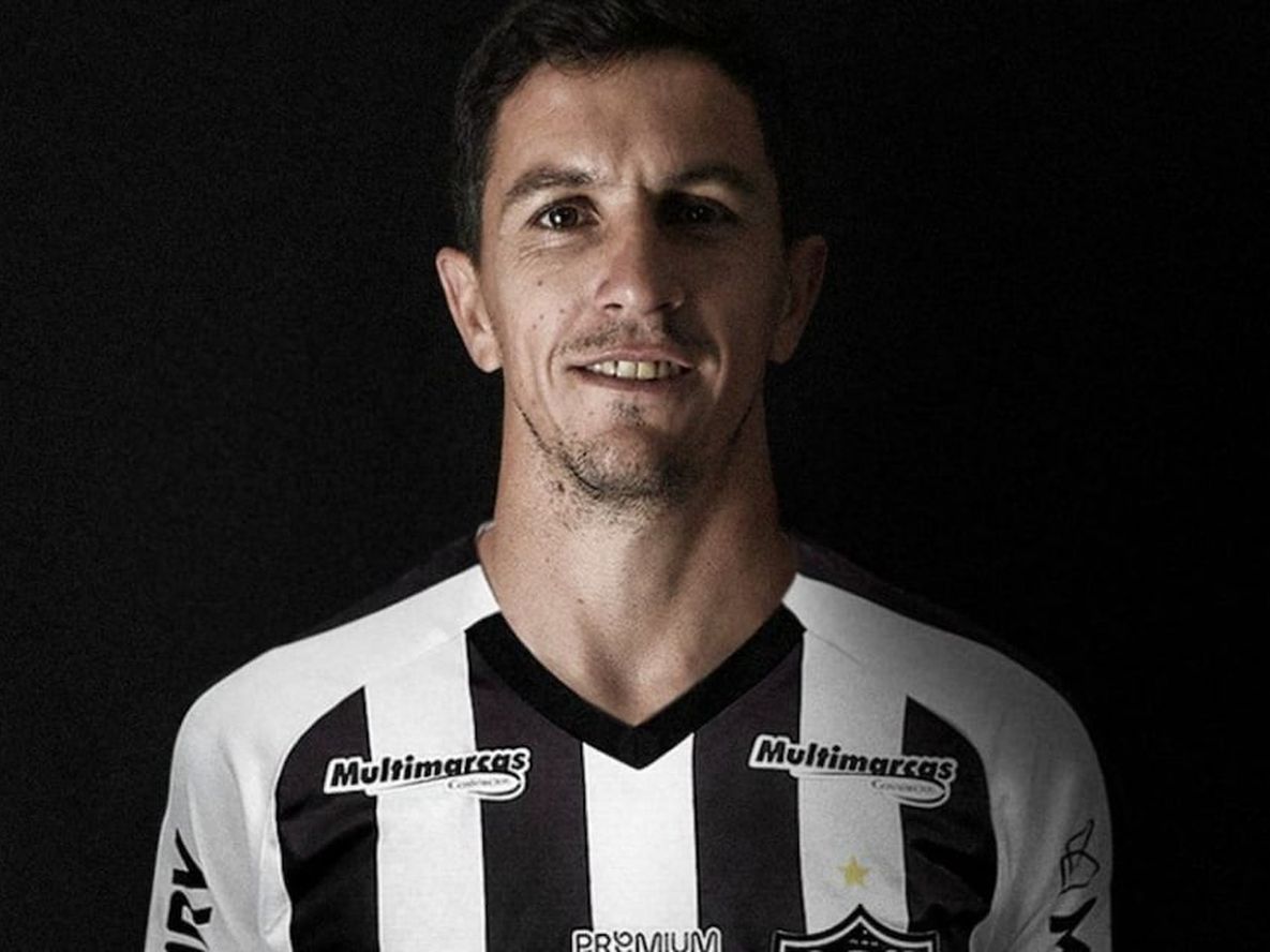 “Lo cuidaremos muy bien, River”, la original presentación de Nacho Fernández en Brasil. / Gentileza.