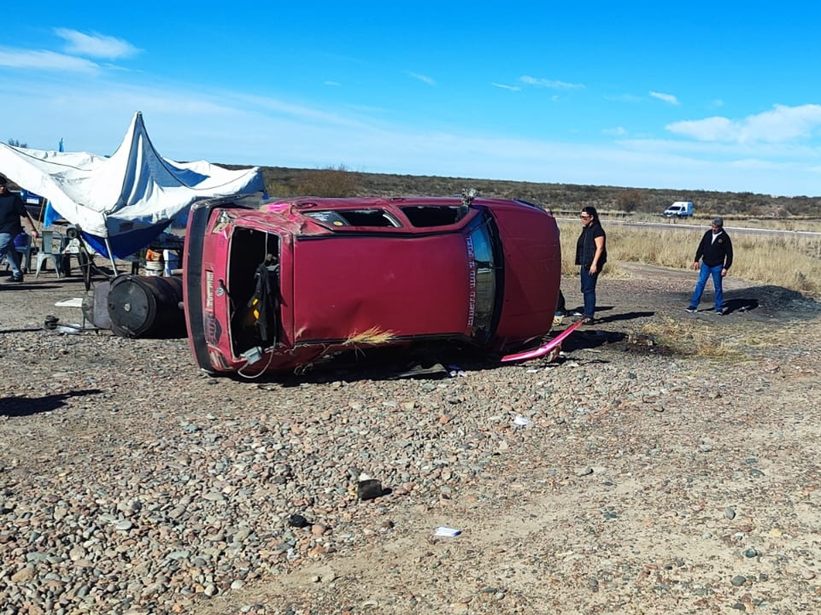 Una mujer murió tras el vuelco de un auto sobre la Ruta 40 en San Carlos