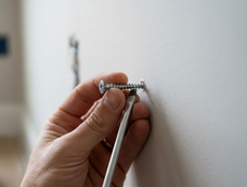 Esta es la técnica definitiva para colocar tornillos en la pared.&nbsp;