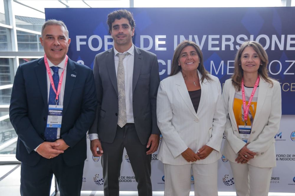 Martín Clément, Natalio Mema, Mariana Juri y Silvia Jardel. 