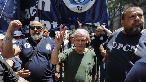 Movilización multitudinaria a Plaza de Mayo en rechazo a la Reforma Laboral impulsada por el gobierno nacional.&nbsp;