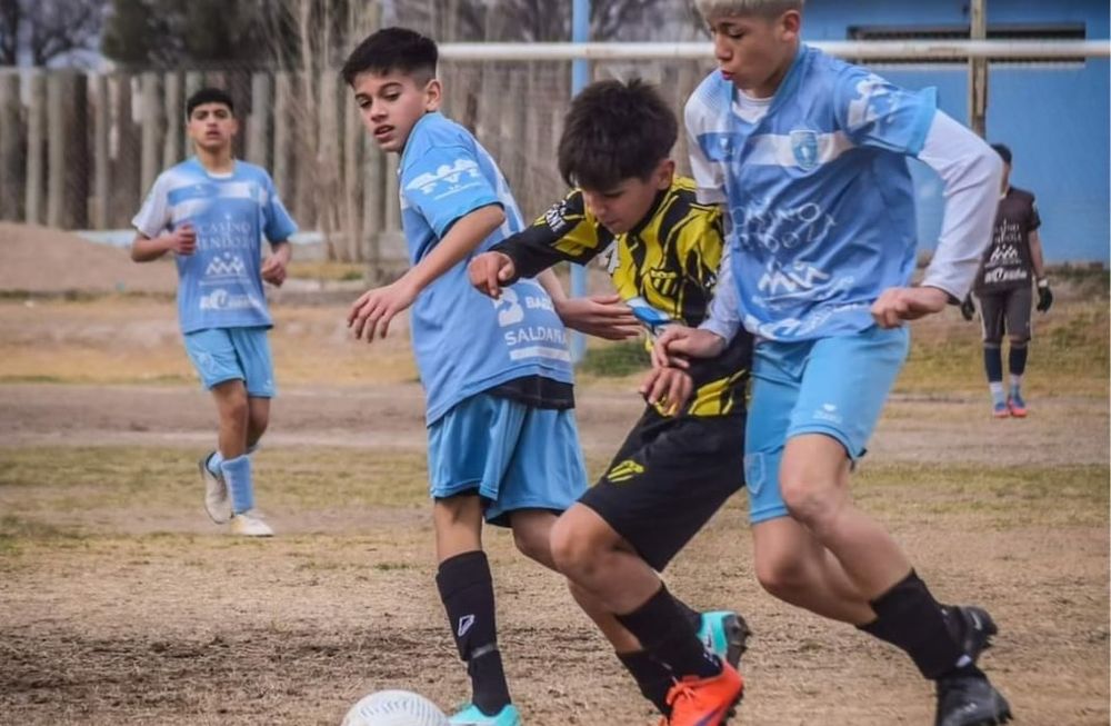 La Liga Mendocina busca erradicar el mal comportamiento de las canchas