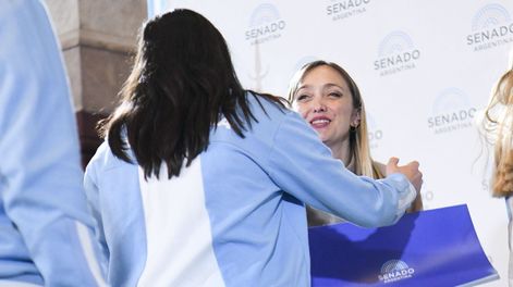 Anabel Fernández Sagasti distinguió a más de 100 deportistas en el Congreso nacional. Foto: PJ.