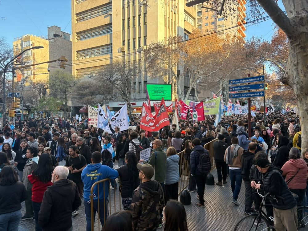 Ciudadanos y organizaciones sociales marcharon en contra del proyecto de Ley de Inviolabilidad de la Propiedad Privada.