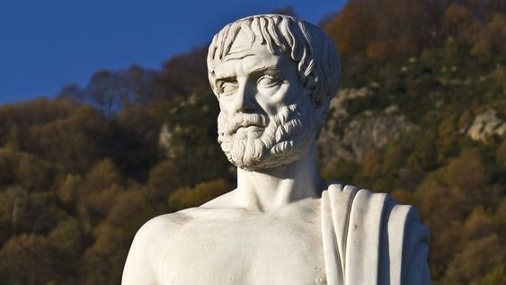 aristoteles, sobre el autocontrol: considero mas valiente a quien domina sus deseos que a quien vence a sus enemigos, ya que la victoria mas dificil...