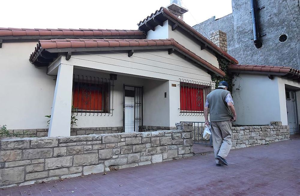 La residencia de adultos mayores funcionaba en calle Perito Moreno sin habilitación municipal ni provincial / Foto: Mariana Villa