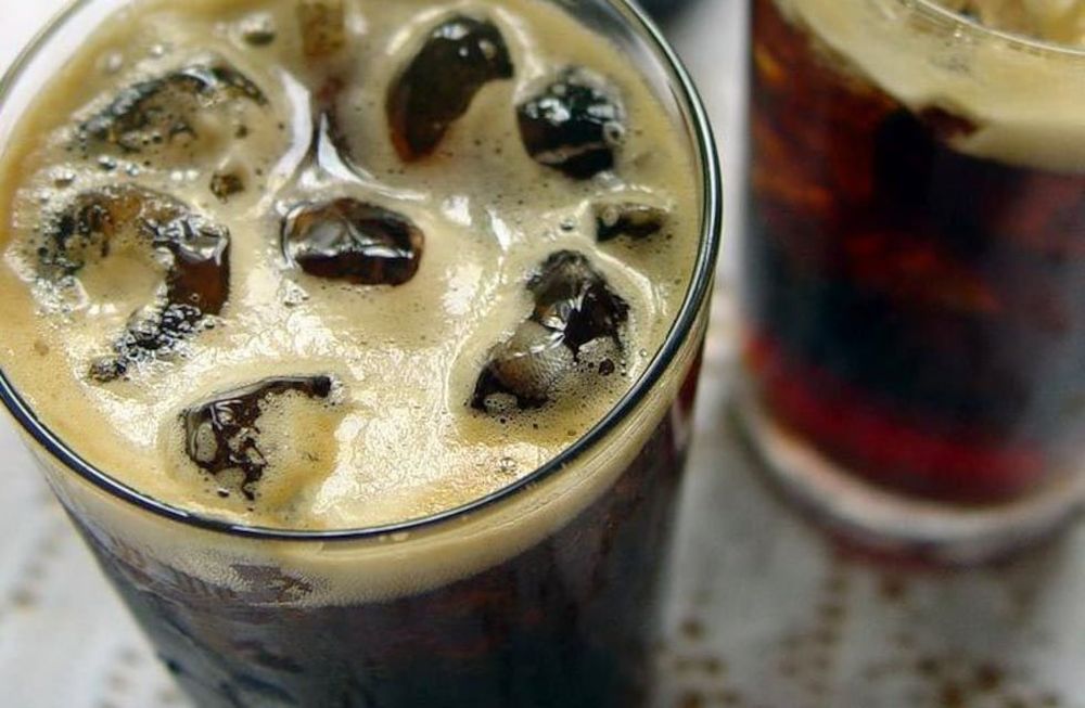 Bar de Godoy Cruz canjea una copa del mundo de fernet a cambio de un alimento no perecedero: qué días y dónde. Foto: Imagen ilustrativa