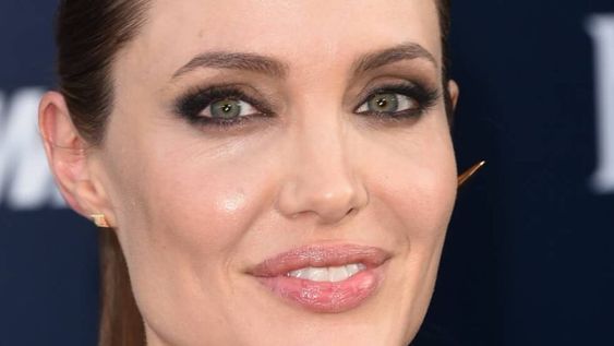 Angelina Jolie se retira de la actuación