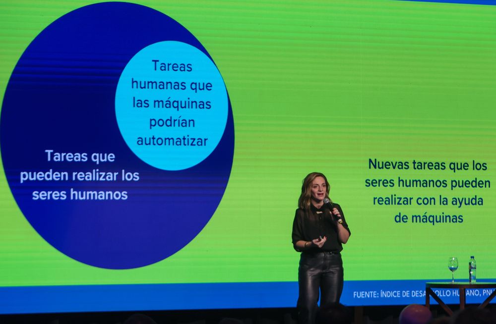 Explorar es fundamental para no quedar obsoletos; no hay lugar para ser espectadores del cambio.