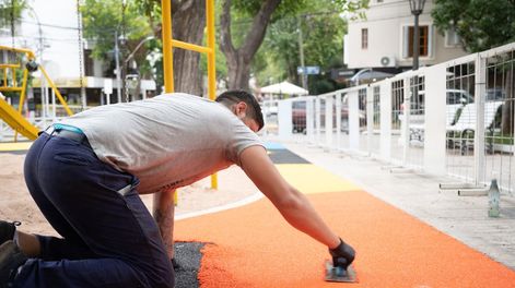 Avanzan las obras de puesta en valor de la plazoleta Juan Gualberto Godoy