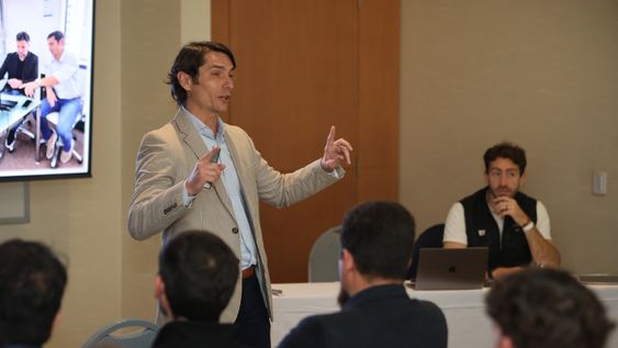 Diego Tahan compartió casos concretos de aplicación de inteligencia artificial en operaciones logísticas de alcance regional.